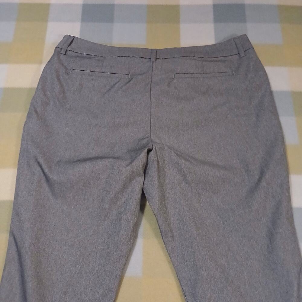 Lee Pants Womens 18 Short Gray Relaxed Wrinkle Free Mid Rise Straight Leg - Picture 3 of 7